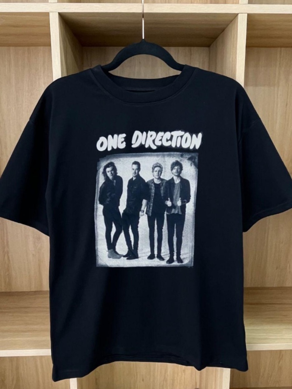 Unidirectional Band Portrait Printed Black T-shirt